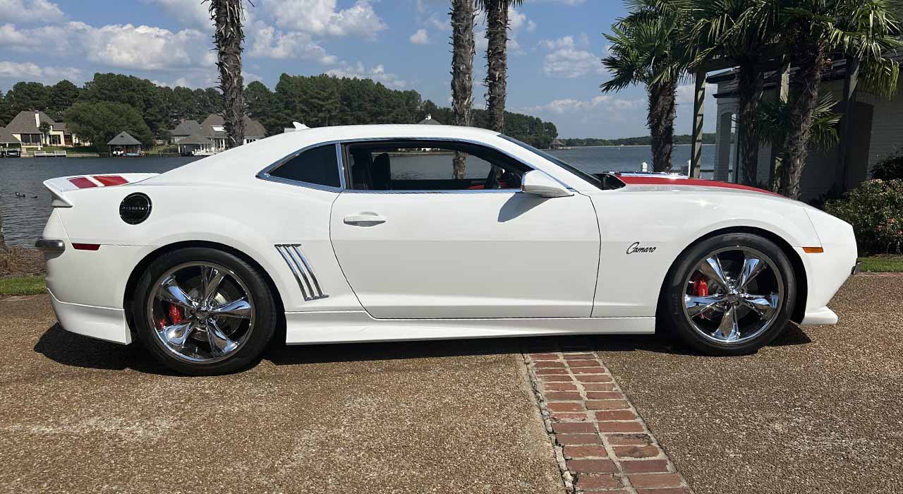 5th Image of a 2010 CHEVROLET CAMARO 2SS
