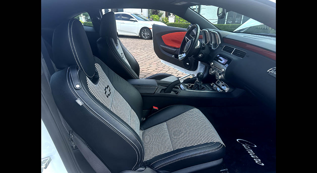 12th Image of a 2010 CHEVROLET CAMARO 2SS