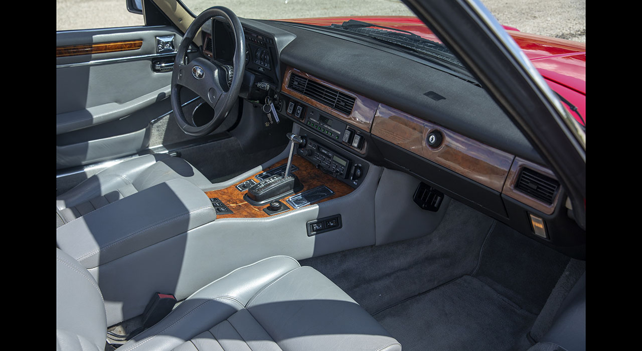 19th Image of a 1989 JAGUAR XJS V
