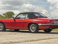 Image 6 of 31 of a 1989 JAGUAR XJS V