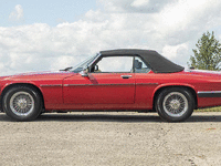 Image 10 of 31 of a 1989 JAGUAR XJS V