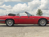 Image 11 of 31 of a 1989 JAGUAR XJS V