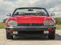 Image 13 of 31 of a 1989 JAGUAR XJS V