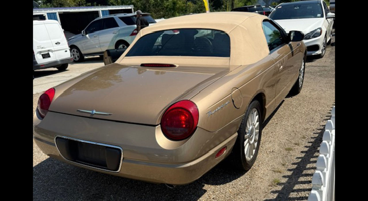 3rd Image of a 2005 FORD THUNDERBIRD