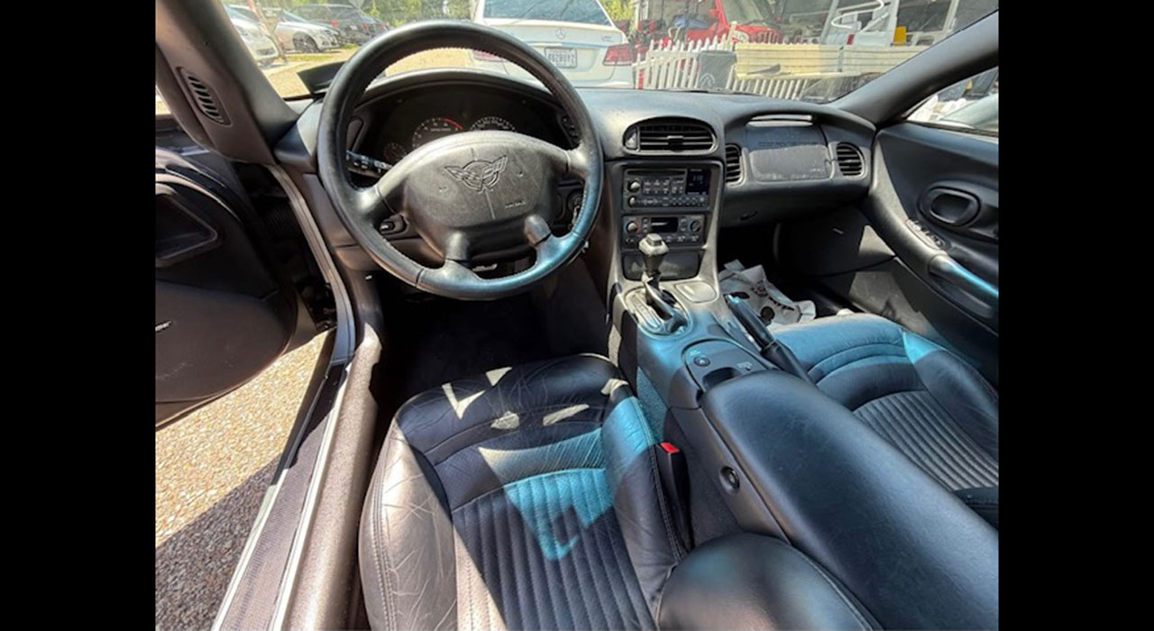 5th Image of a 2004 CHEVROLET CORVETTE