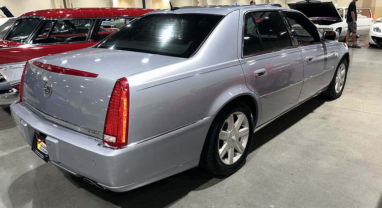 1st Image of a 2006 CADILLAC DTS