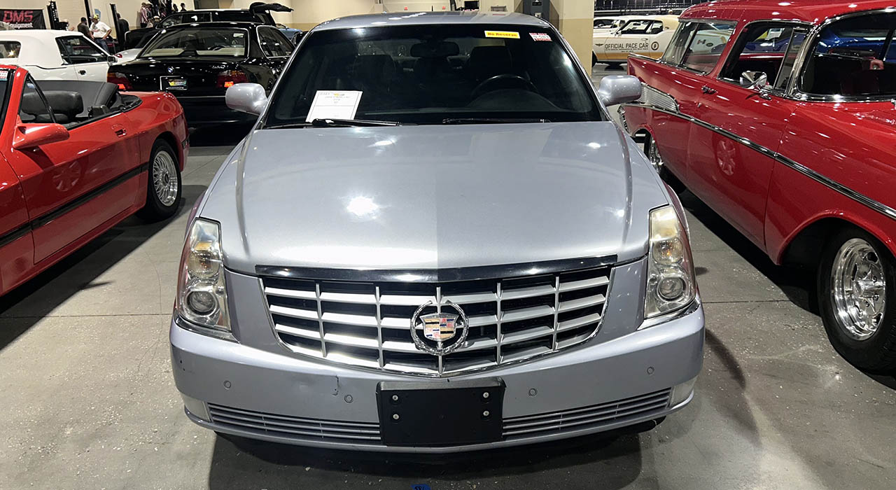 2nd Image of a 2006 CADILLAC DTS