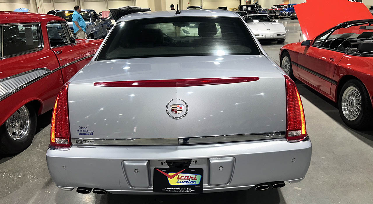 3rd Image of a 2006 CADILLAC DTS
