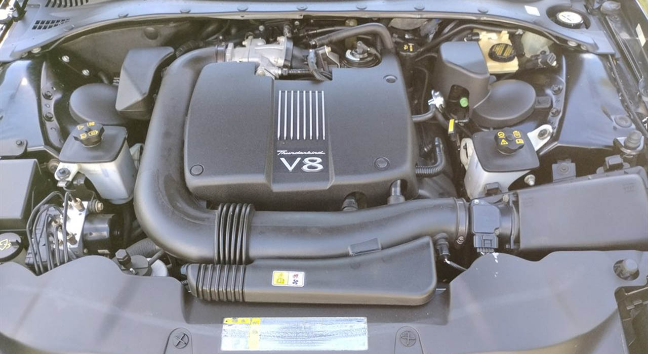 12th Image of a 2002 FORD THUNDERBIRD