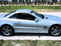 Image 8 of 22 of a 2003 MERCEDES SL500