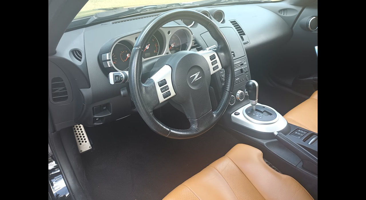 10th Image of a 2006 NISSAN 350Z