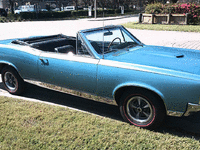 Image 3 of 25 of a 1967 PONTIAC GTO
