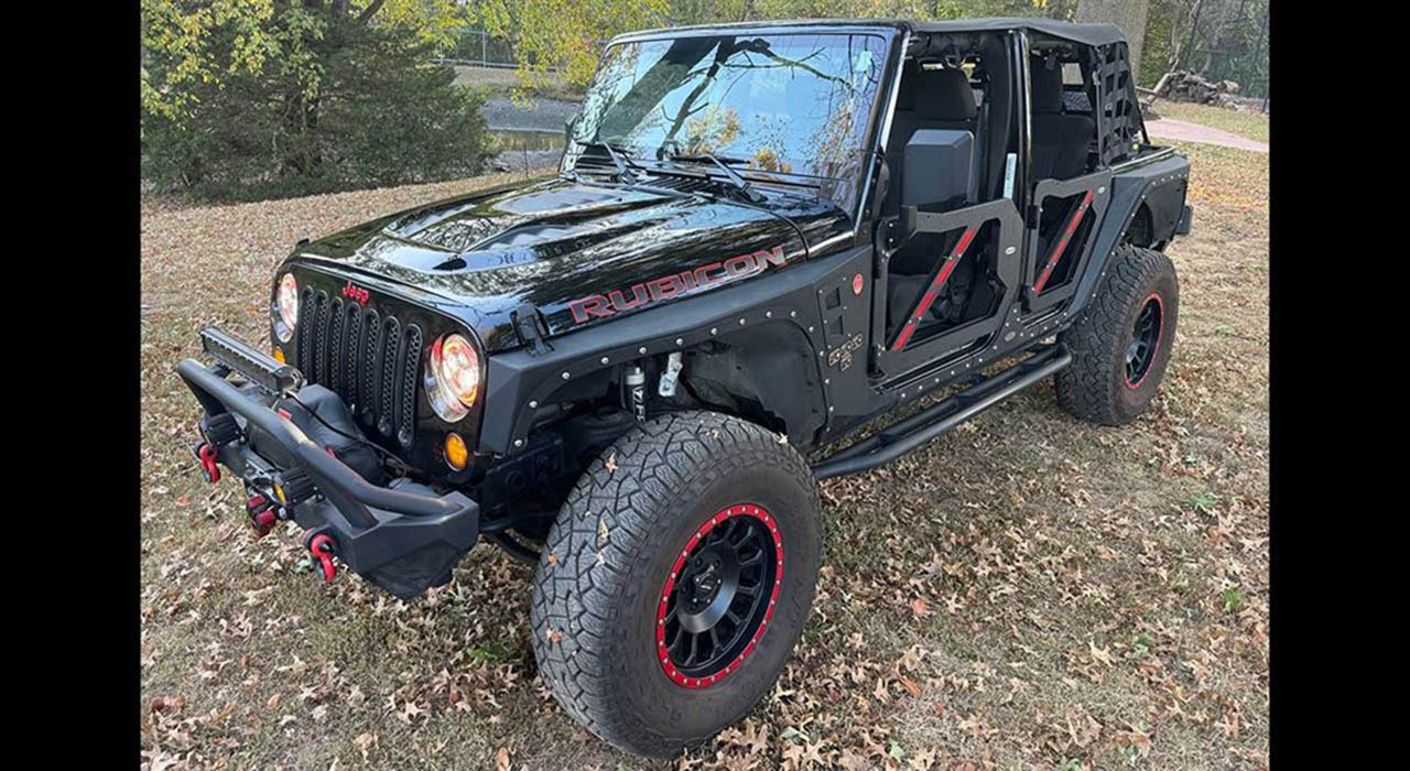 2nd Image of a 2012 JEEP WRANGLER LIMITED