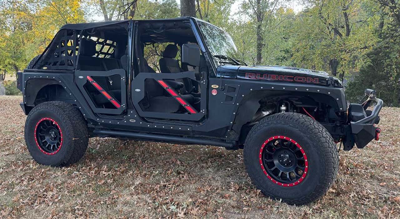 3rd Image of a 2012 JEEP WRANGLER LIMITED