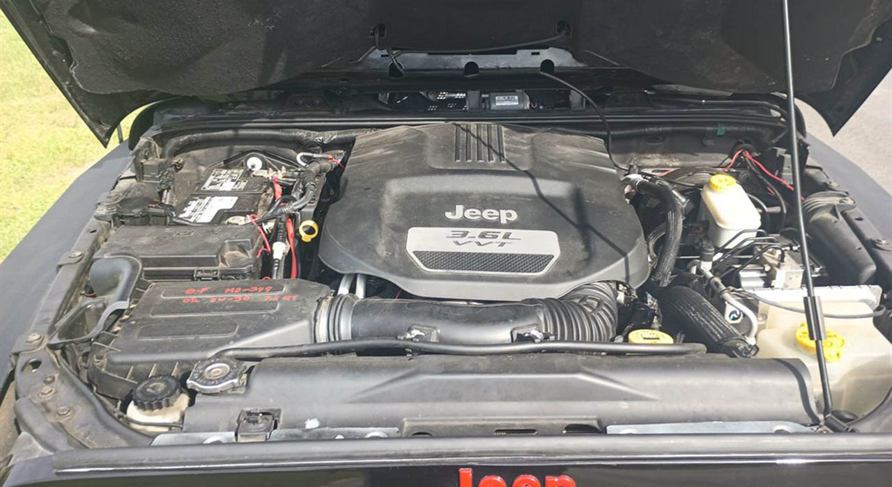 24th Image of a 2012 JEEP WRANGLER LIMITED
