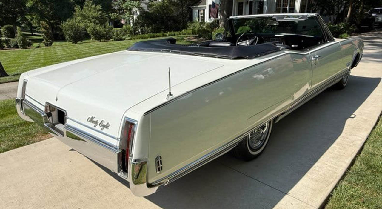 4th Image of a 1968 OLDSMOBILE 98