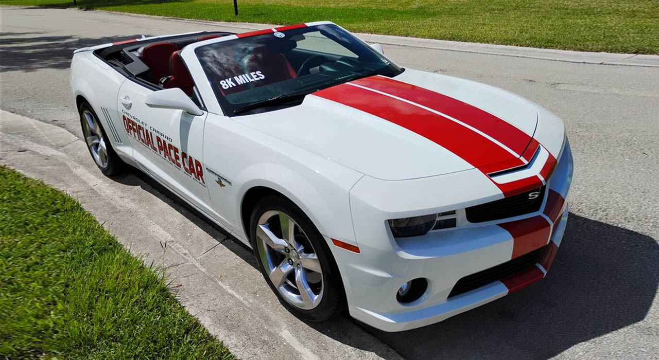 2nd Image of a 2011 CHEVROLET CAMARO 2SS