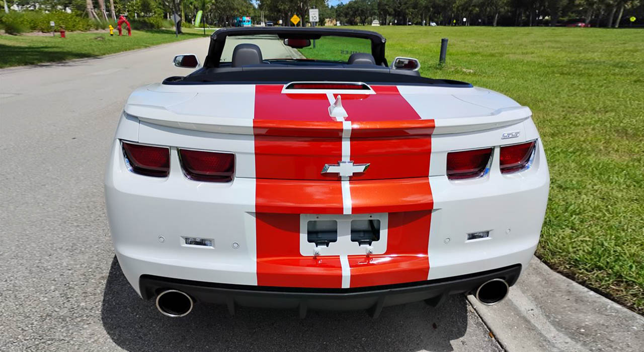 11th Image of a 2011 CHEVROLET CAMARO 2SS