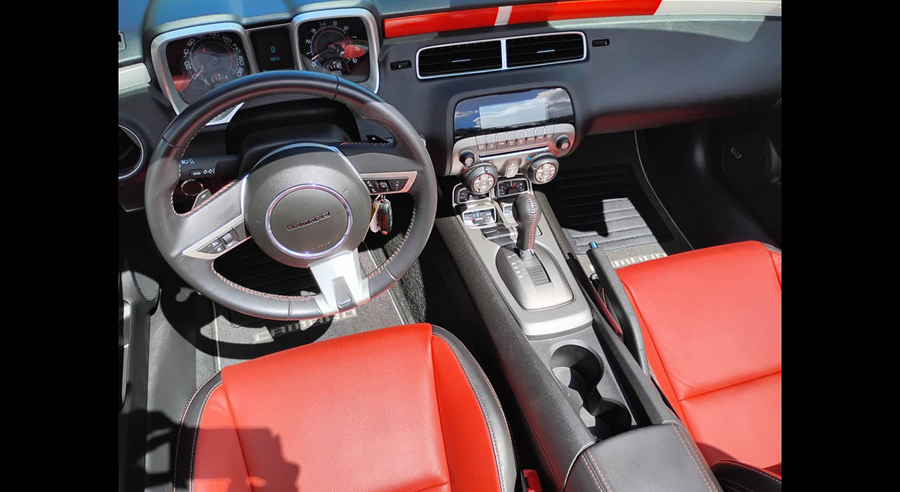 17th Image of a 2011 CHEVROLET CAMARO 2SS