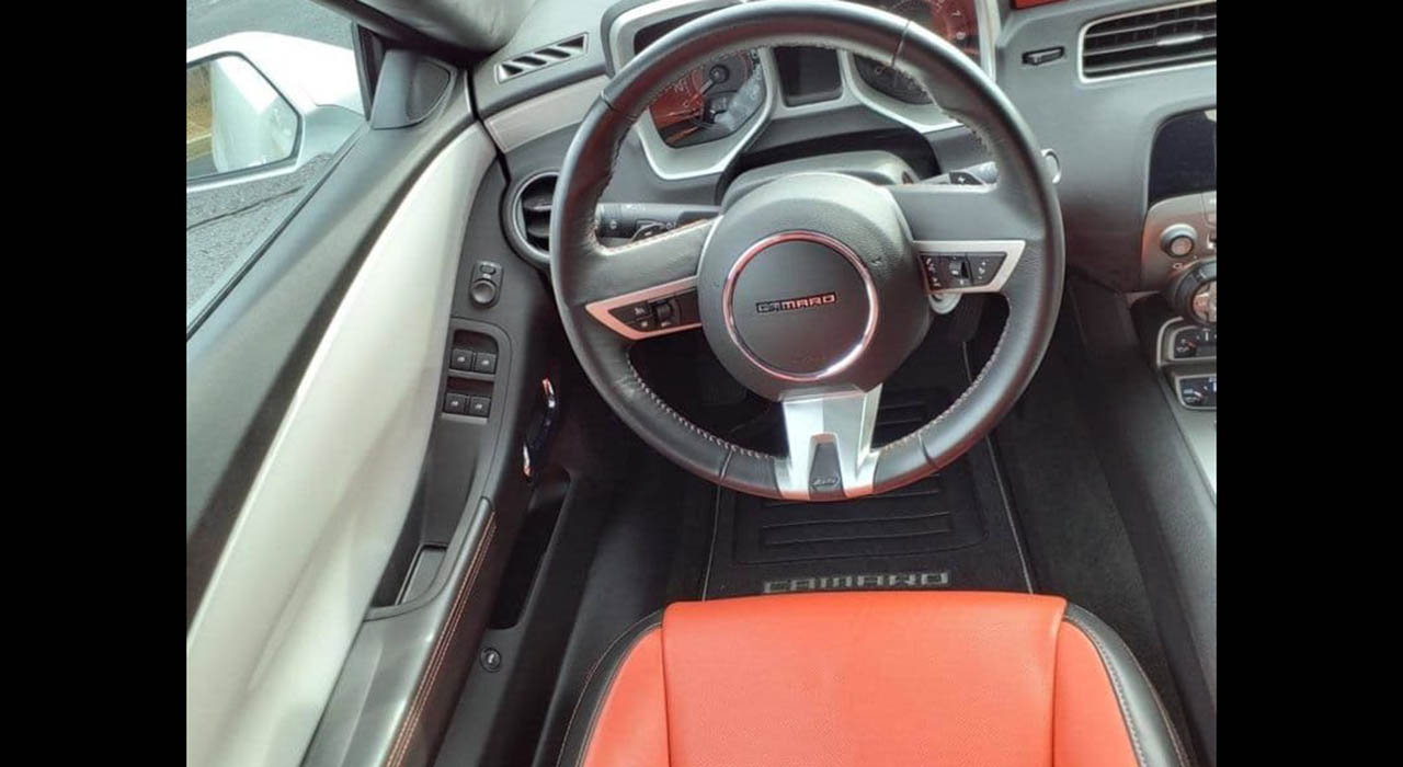 18th Image of a 2011 CHEVROLET CAMARO 2SS