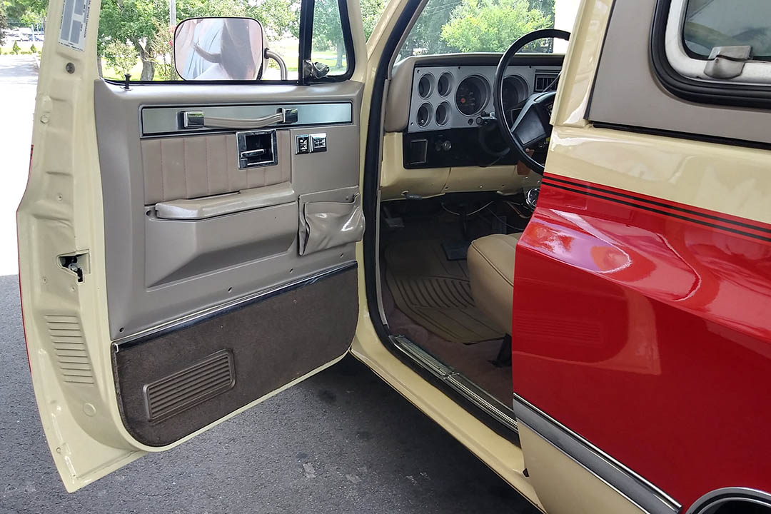 15th Image of a 1984 GMC JIMMY K1500