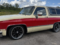 Image 2 of 34 of a 1984 GMC JIMMY K1500