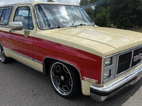 Image 4 of 34 of a 1984 GMC JIMMY K1500