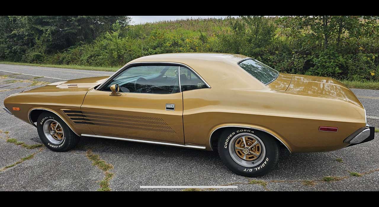 2nd Image of a 1973 DODGE CHALLENGER