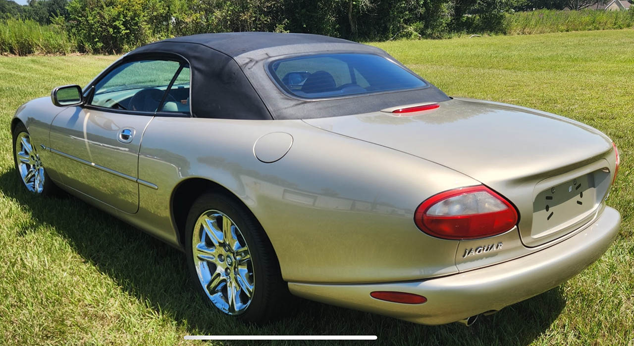 2nd Image of a 2000 JAGUAR XK8 XK