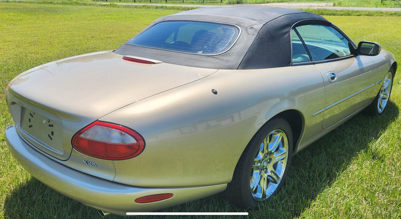 3rd Image of a 2000 JAGUAR XK8 XK