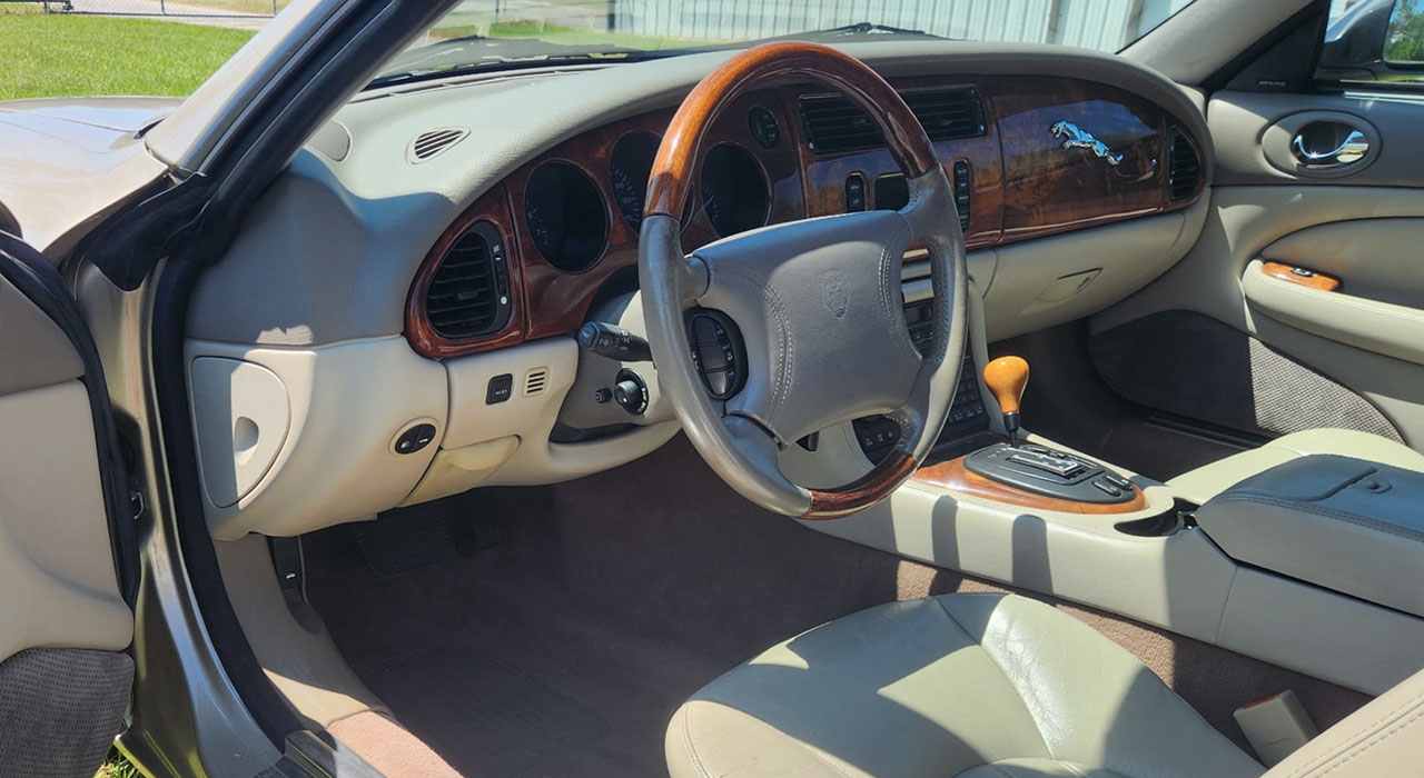 7th Image of a 2000 JAGUAR XK8 XK