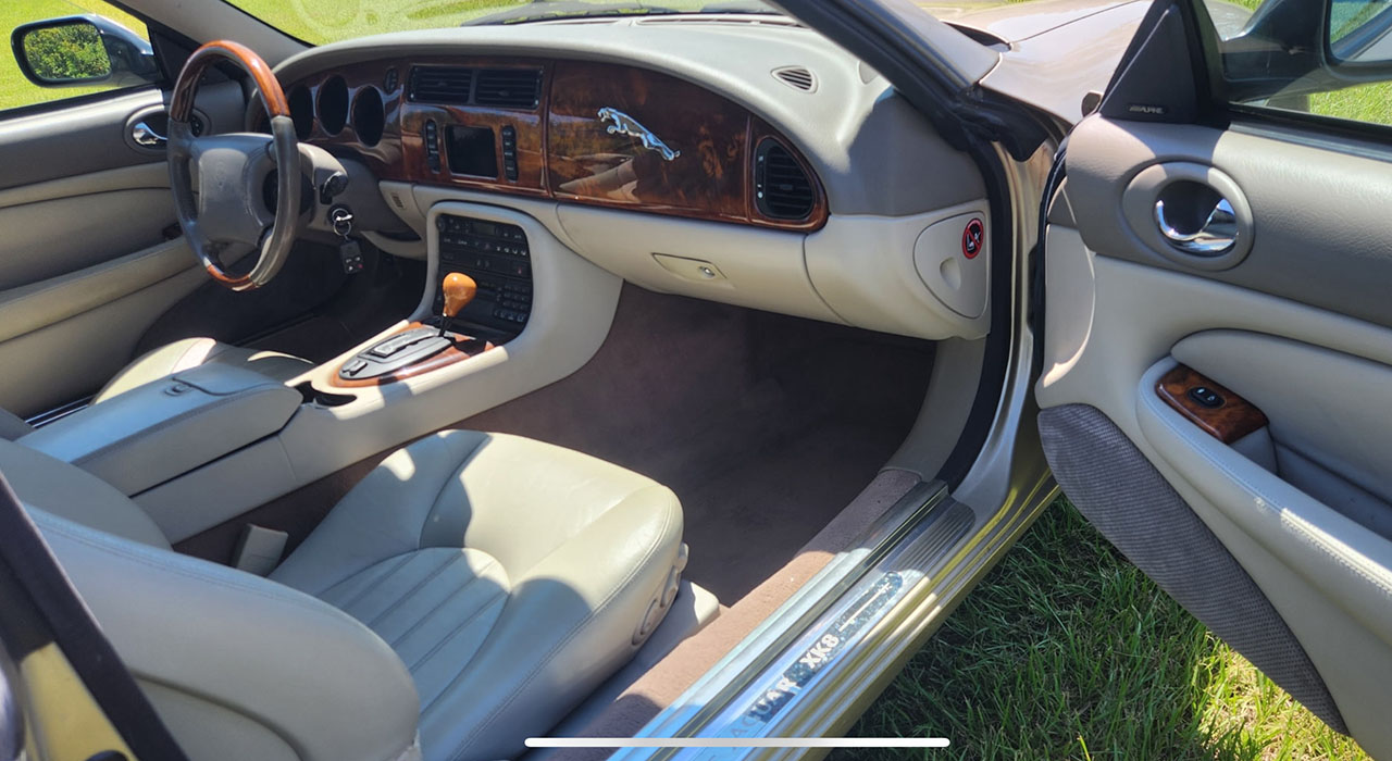 9th Image of a 2000 JAGUAR XK8 XK
