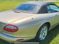 Image 4 of 12 of a 2000 JAGUAR XK8 XK