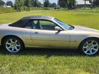 Image 6 of 12 of a 2000 JAGUAR XK8 XK