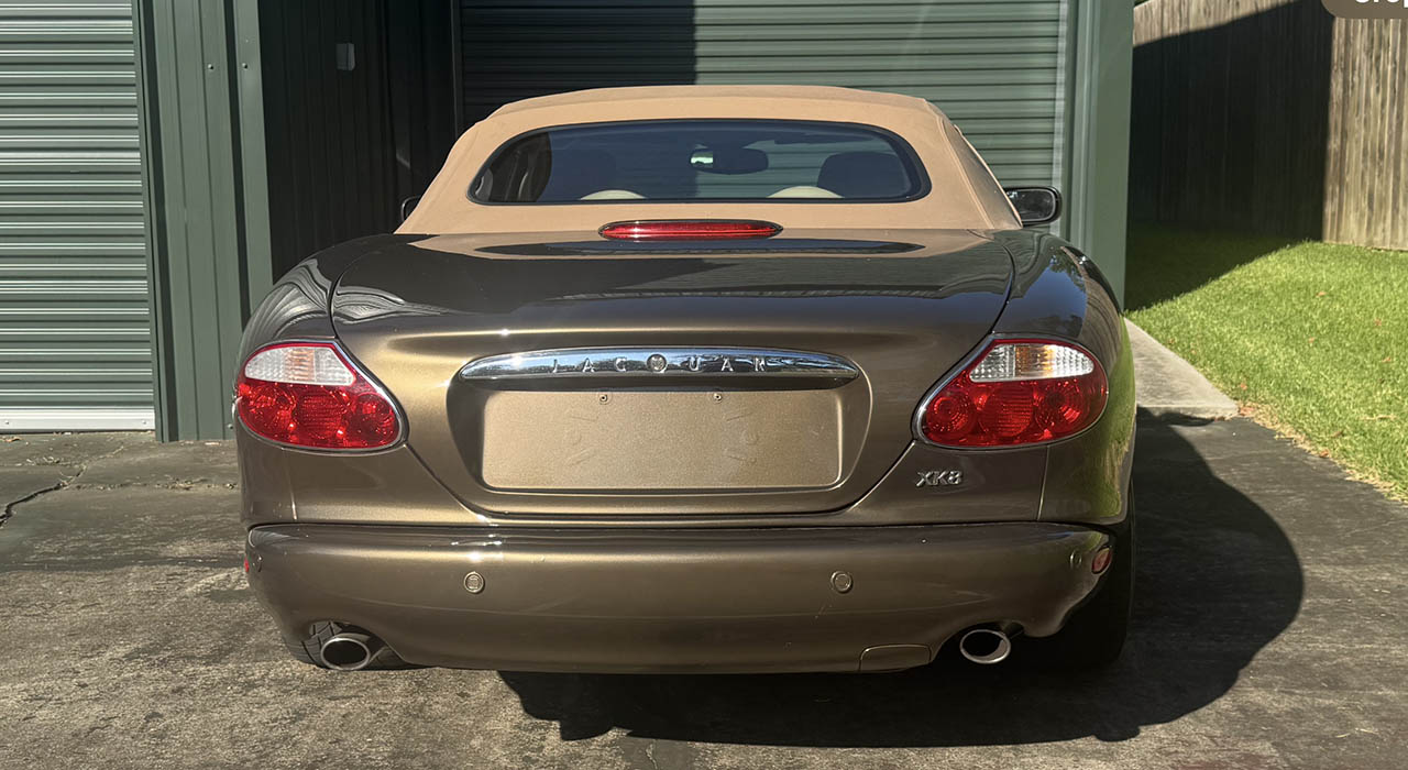 3rd Image of a 2001 JAGUAR XK8 XK
