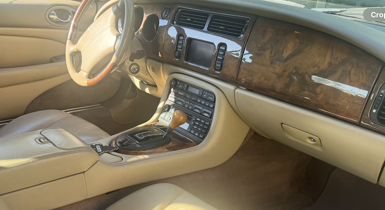 4th Image of a 2001 JAGUAR XK8 XK