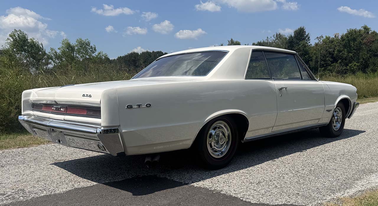 2nd Image of a 1964 PONTIAC GTO