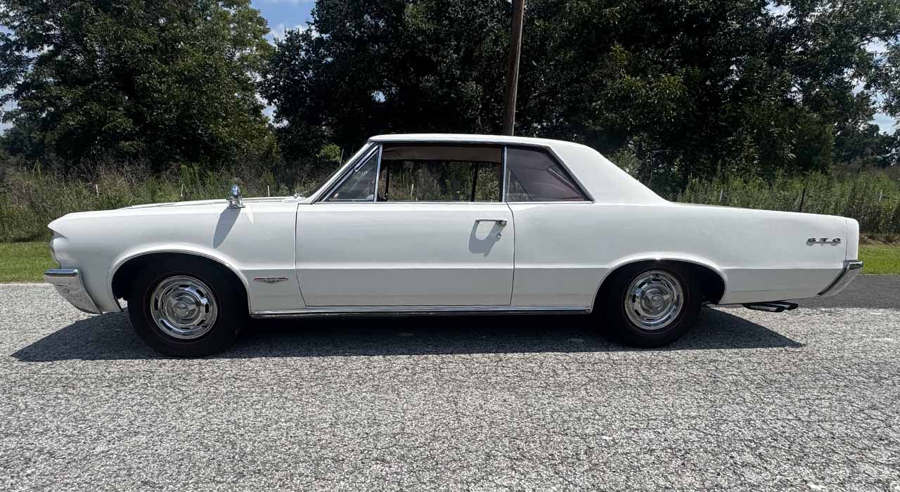 3rd Image of a 1964 PONTIAC GTO