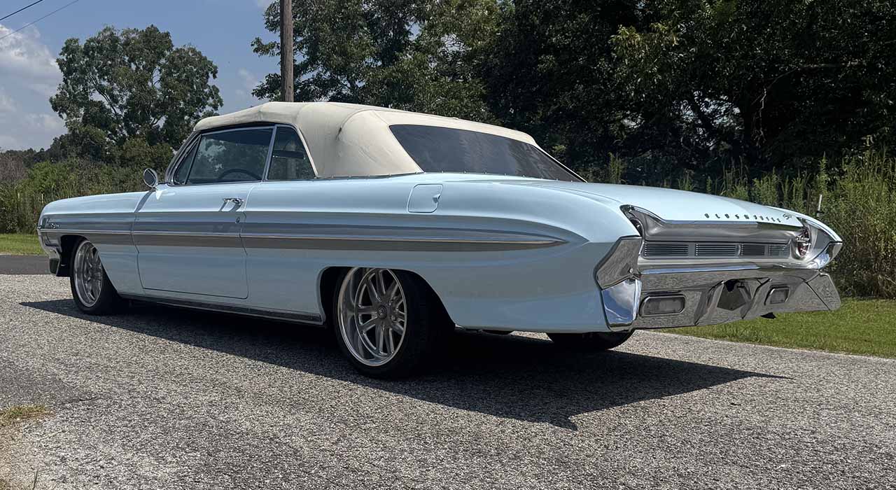 1st Image of a 1961 OLDSMOBILE STARFIRE