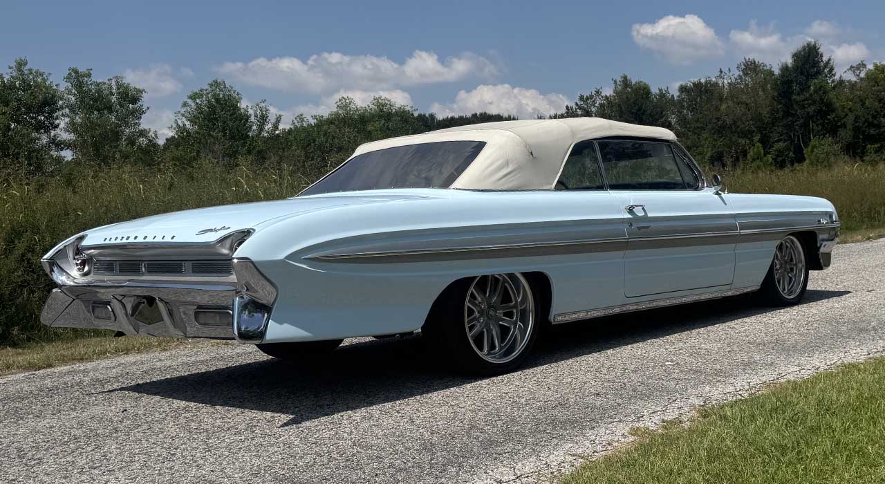 2nd Image of a 1961 OLDSMOBILE STARFIRE