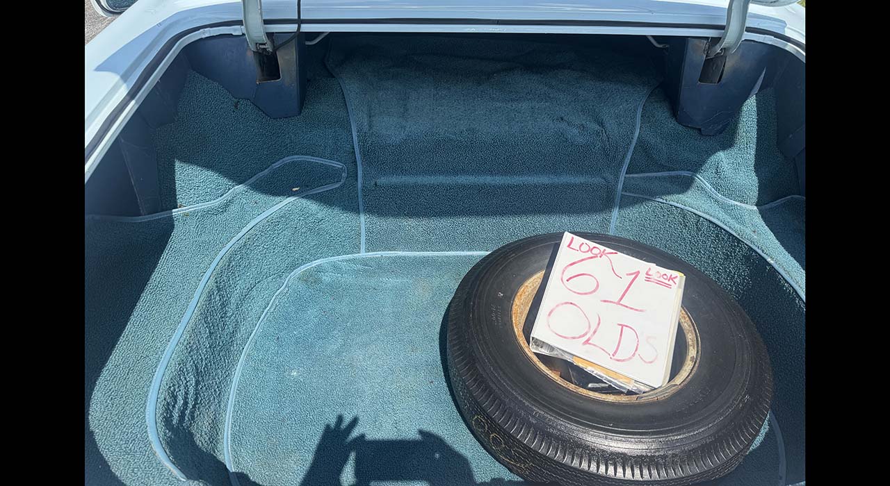 14th Image of a 1961 OLDSMOBILE STARFIRE