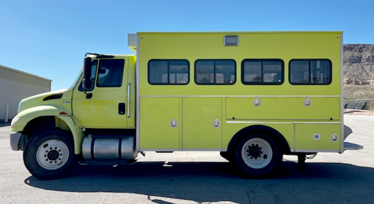 0th Image of a 2015 INTERNATIONAL 4000