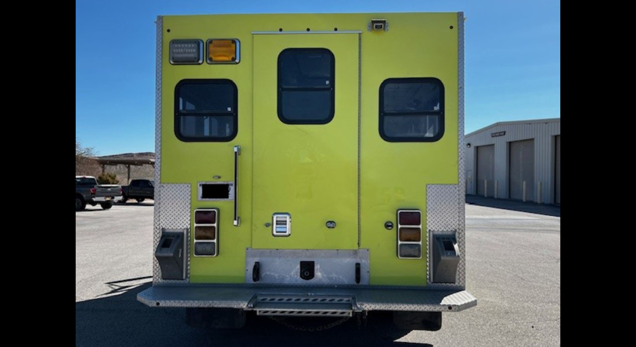 3rd Image of a 2015 INTERNATIONAL 4000