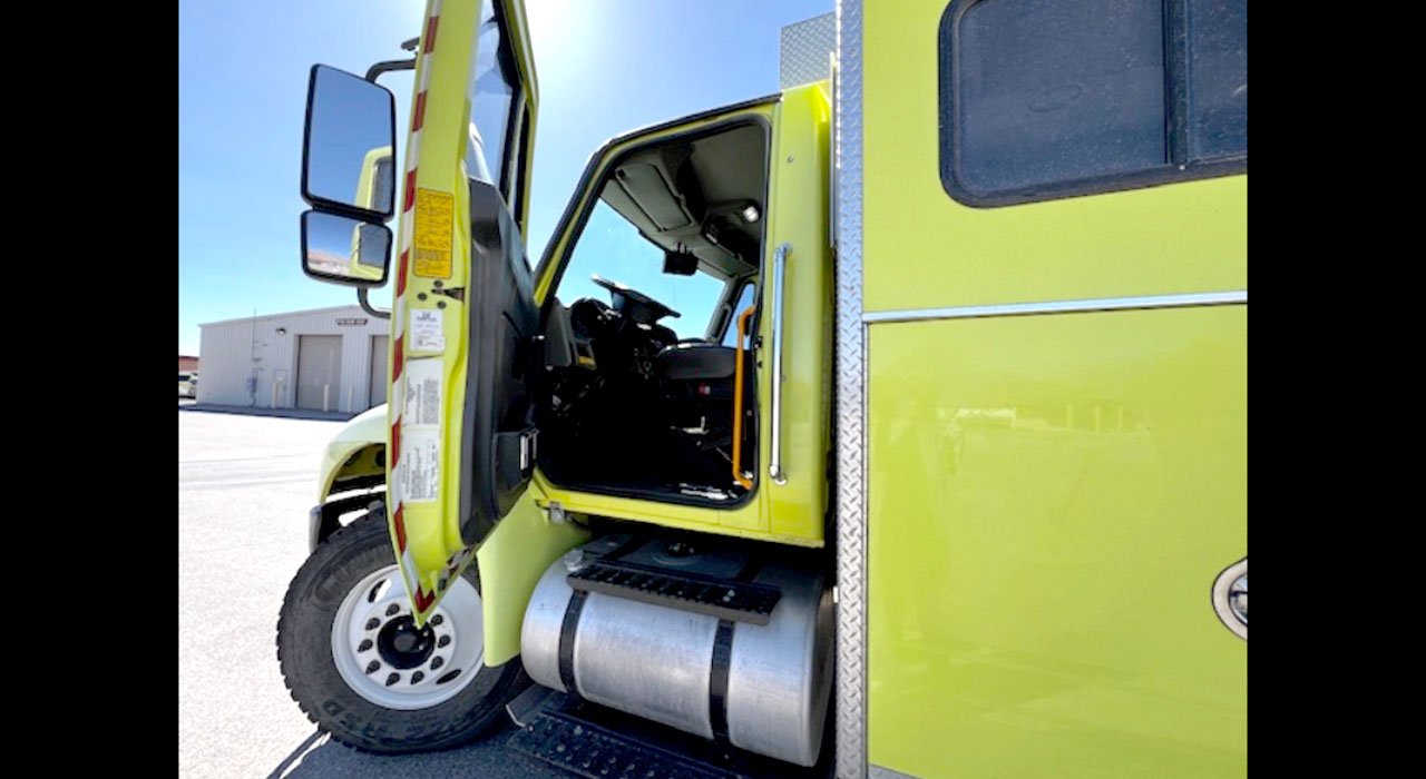 4th Image of a 2015 INTERNATIONAL 4000