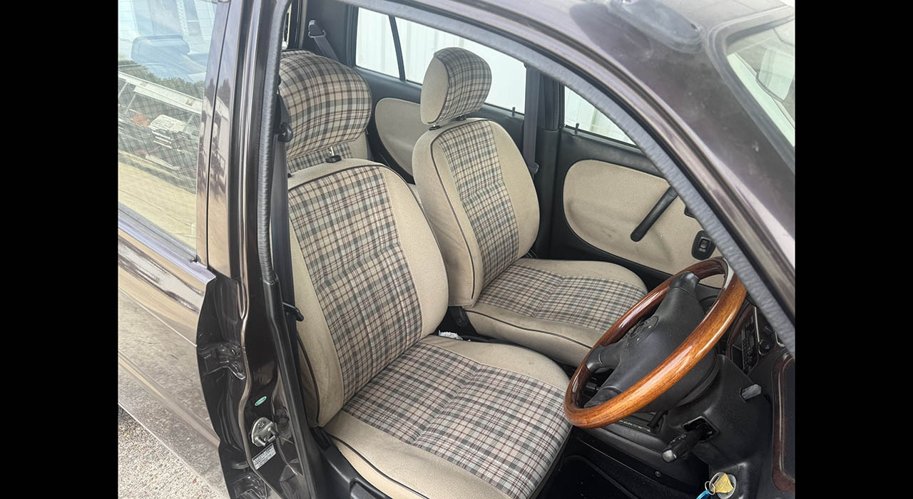 6th Image of a 1997 DAIHATSU MIRA