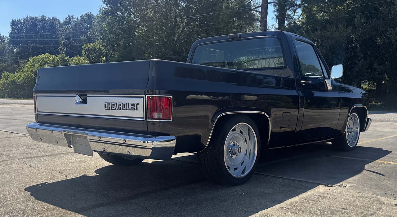 3rd Image of a 1983 CHEVROLET C10