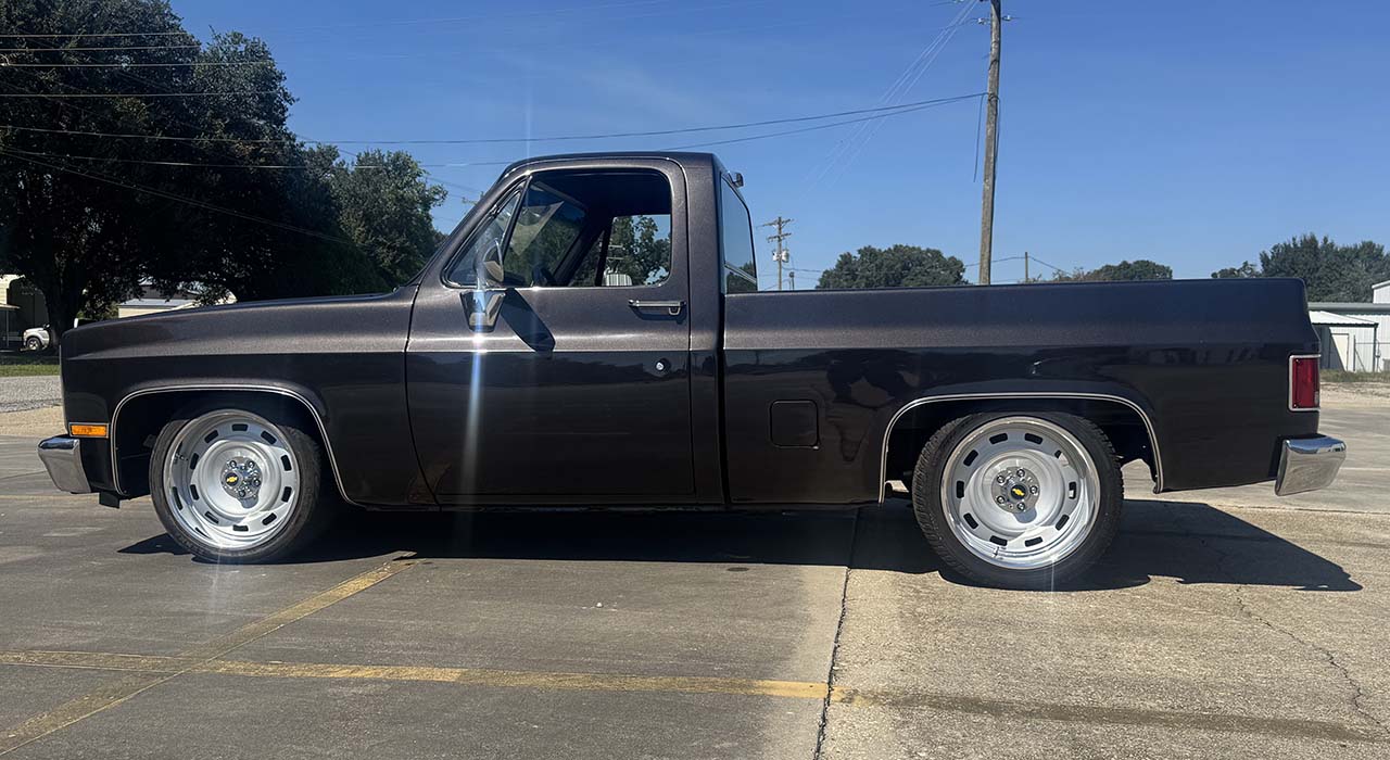 4th Image of a 1983 CHEVROLET C10