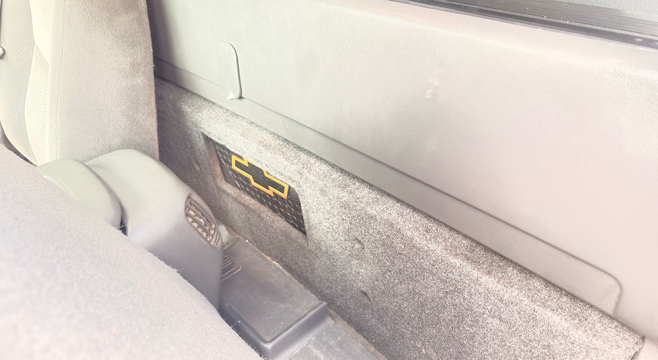 6th Image of a 2006 CHEVROLET SILVERADO 1500 SS