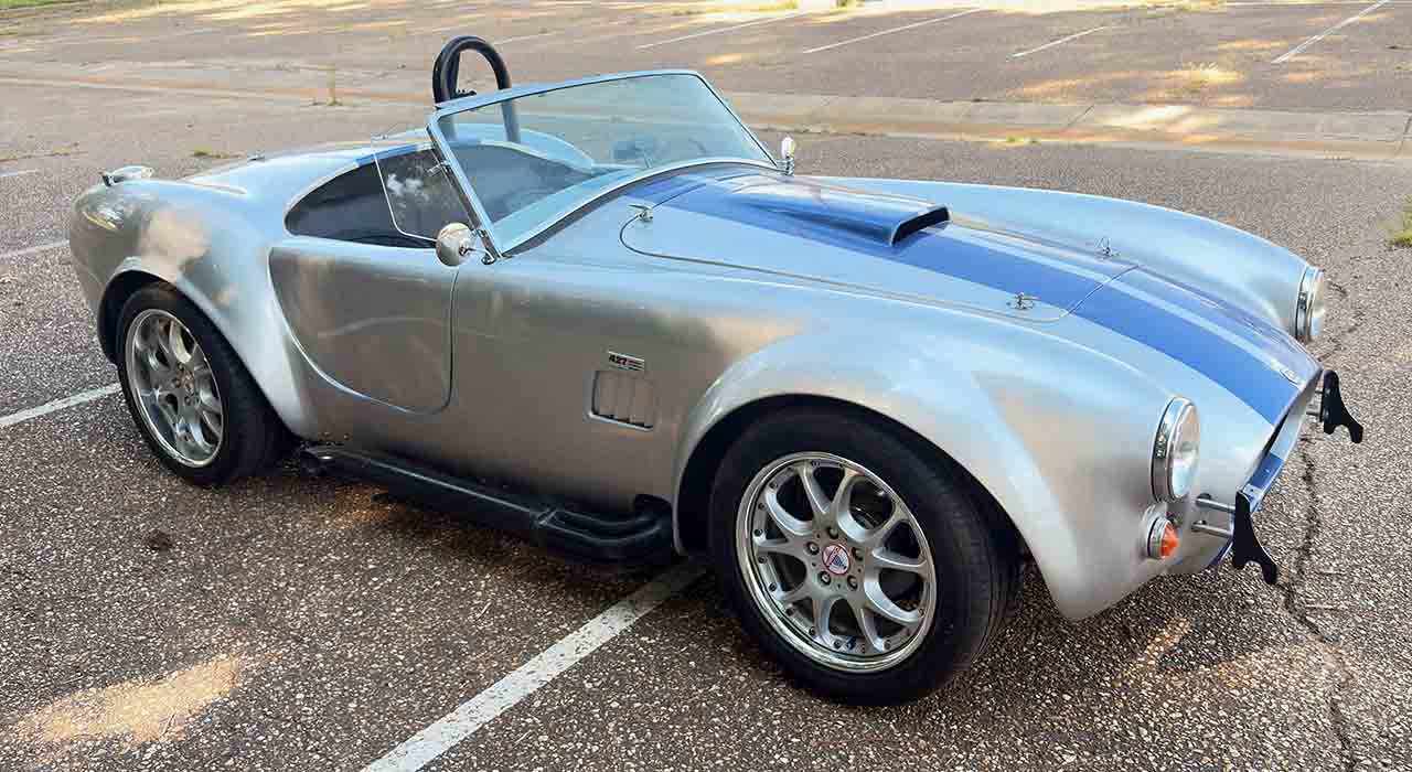 2nd Image of a 1965 FORD AC COBRA