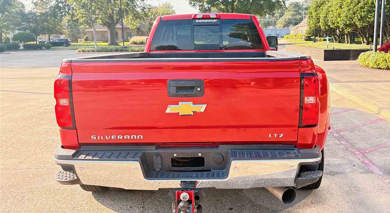 3rd Image of a 2019 CHEVROLET SILVERADO 3500HD LTZ